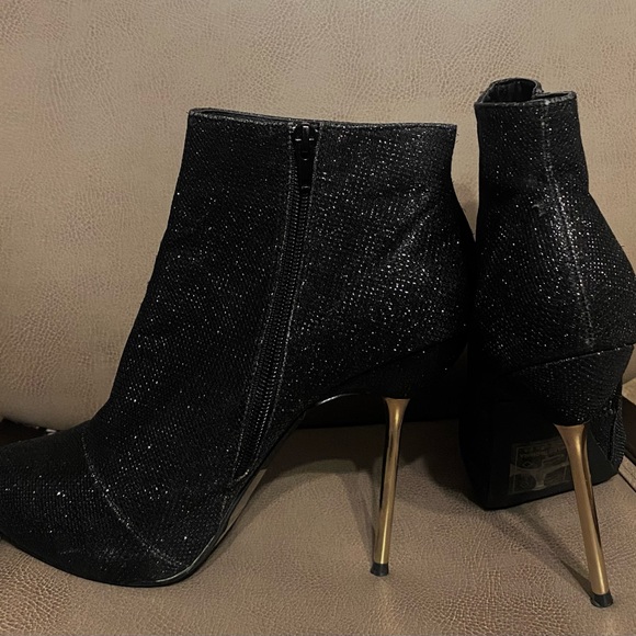 Shoedazzle Black Shimmery Stilettos - Picture 3 of 3